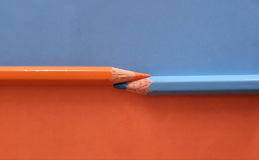 2 pencils hubspot salesforce